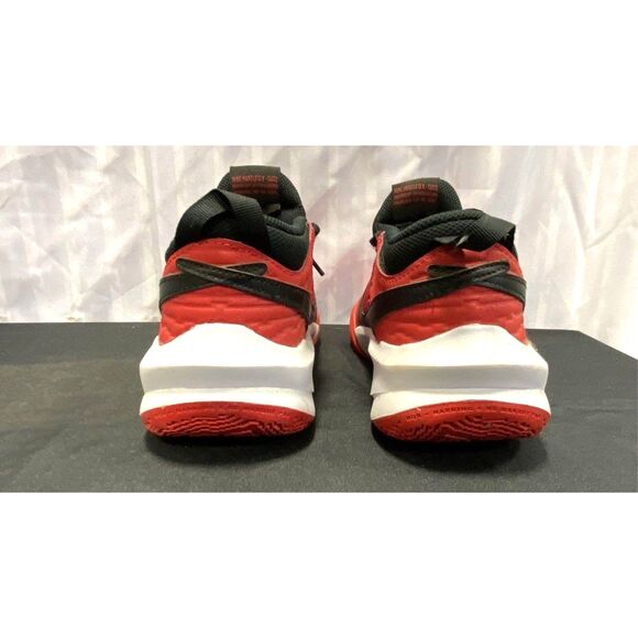 Nike Team Hustle D10 'University Red' Youth Sneakers Size 6.5 Cw6735-600 - Picture 4 of 6